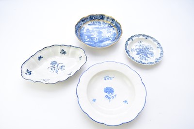 Lot 269 - A group of Worcester and Caughley porcelain, 18th century