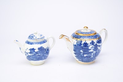 Lot 457 - A group of Caughley and Coalport porcelain