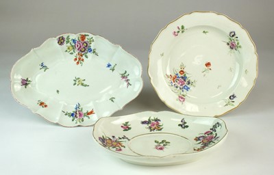 Lot 393 - A group of Worcester porcelain