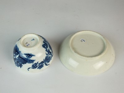 Lot 127 - A matched Caughley trio in the 'Fisherman' pattern, circa 1780-85