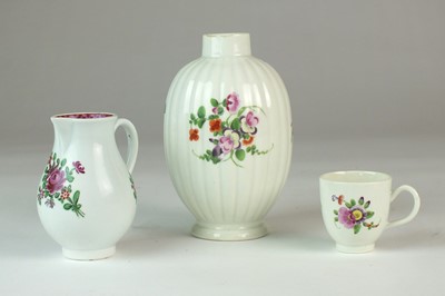 Lot 101 - A group of Worcester polychrome porcelain, circa 1770-75