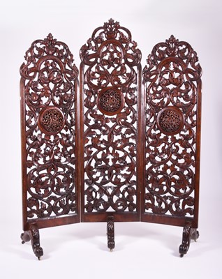 Lot A Chinese carved hardwood three-fold room screen, Qing Dynasty