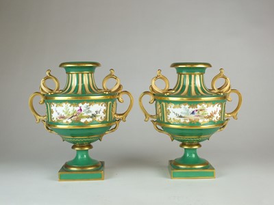 Lot 330 - A pair of English porcelain vases, probably Coalport