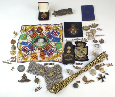 Lot 183 - A group of assorted militaria including...