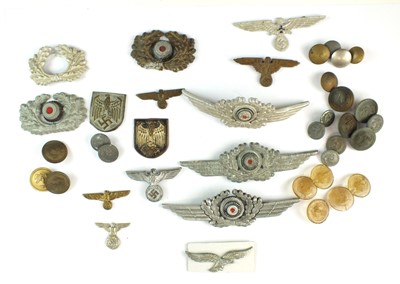 Lot 333 - Mixed lot of German badges and buttons