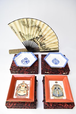 Lot 447 - A group of Chinese games, collectables and works of art