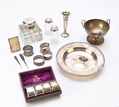 Lot 52 - A small collection of silver