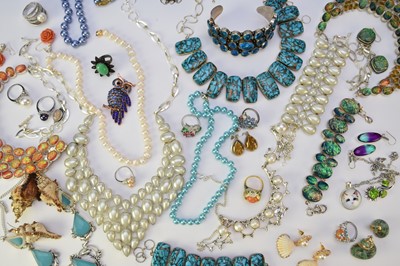 Lot 104 - A large collection of costume jewellery