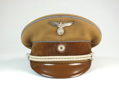Lot 313 - Pre-1939 German Political Leader visor cap