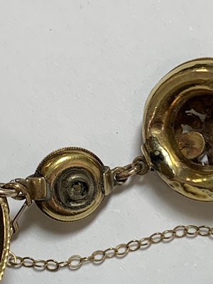 Lot 26 - A mid 19th century almandine garnet brooch