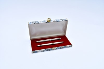 Lot 113 - Two cased silver pens