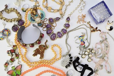 Lot 105 - A large collection of costume jewellery