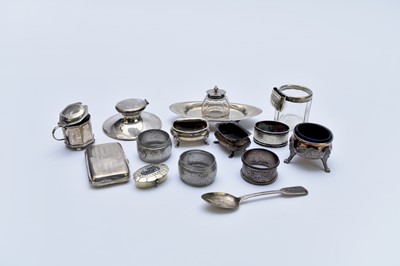 Lot 14 - A small collection of silver