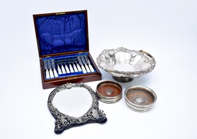 Lot 16 - A small collection of silver and plated wares