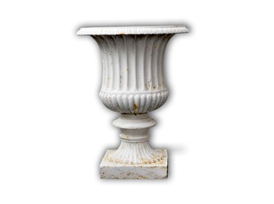 Lot 754 - A late Victorian white-painted cast iron garden urn