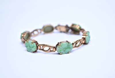 Lot 125 - A 9ct jadeite bracelet