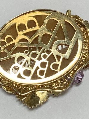 Lot 38 - An Italian Roberto Bravo diamond, enamel, amethyst and shell cameo pendant