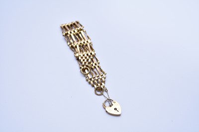 Lot 119 - A 9ct yellow gold gate link bracelet