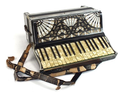 Lot 586 - An Italian Moreschi piano accordion