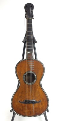 Lot 604 - A late 18th century small-bodied parlour guitar by Francois Roudhloff