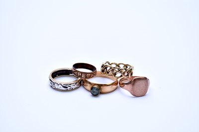 Lot 88 - A collection of five rings