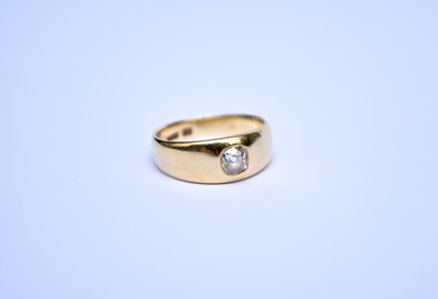 Lot 91 - A single stone diamond set ring