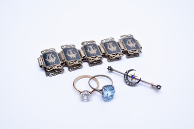 Lot 97 - A small collection of jewellery