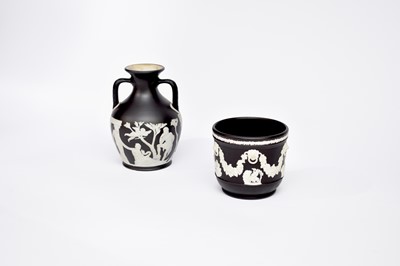 Lot 421 - Wedgwood black jasperware Portland vase and a cachepot