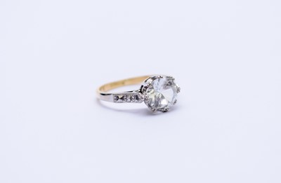 Lot 190 - An 18ct gold single stone white zircon ring