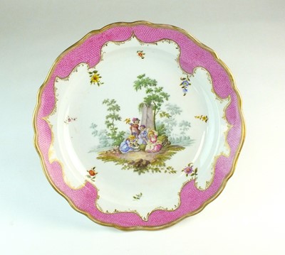 Lot 274 - A large Meissen dish