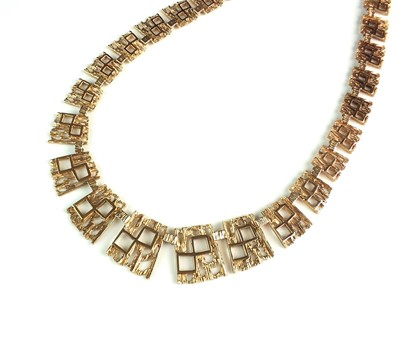 Lot 79 - A 9ct yellow gold necklace