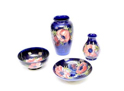 Lot 424 - A group of Moorcroft in the 'Anemone' pattern