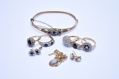 Lot 171 - A small collection of jewellery