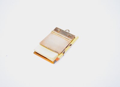 Lot 119 - A 9ct gold notelet holder
