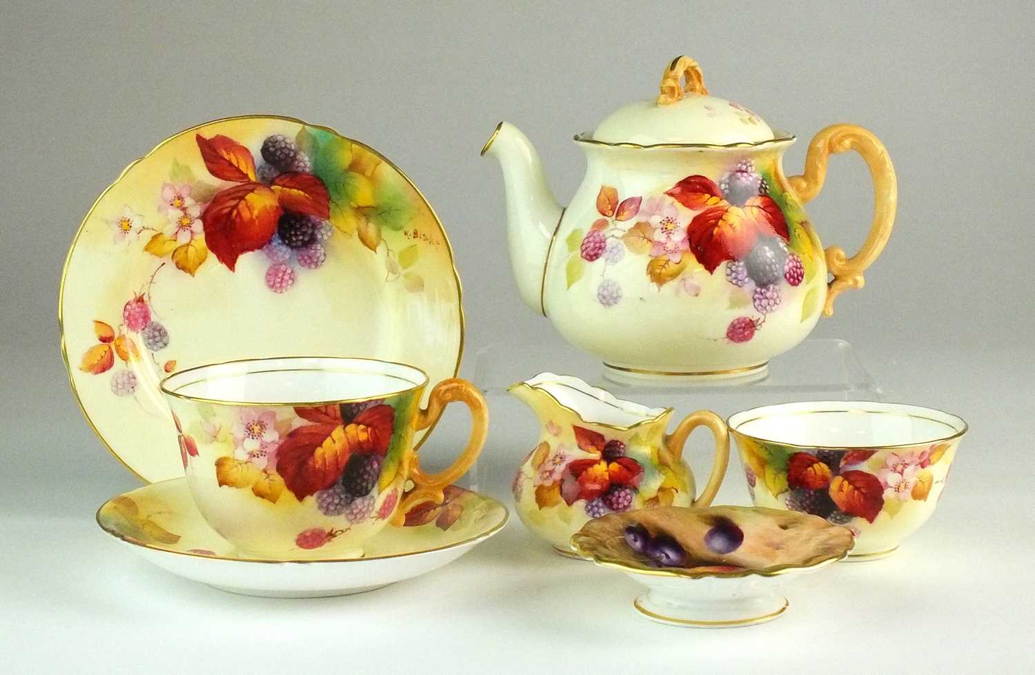 Royal worcester tea outlet set