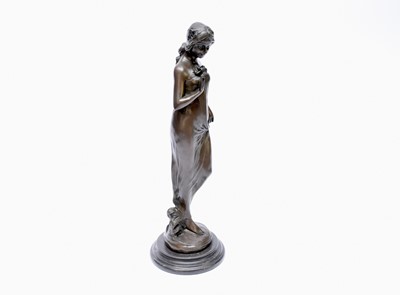 Lot 518 - After Jean Patou, a bronze figure of a girl