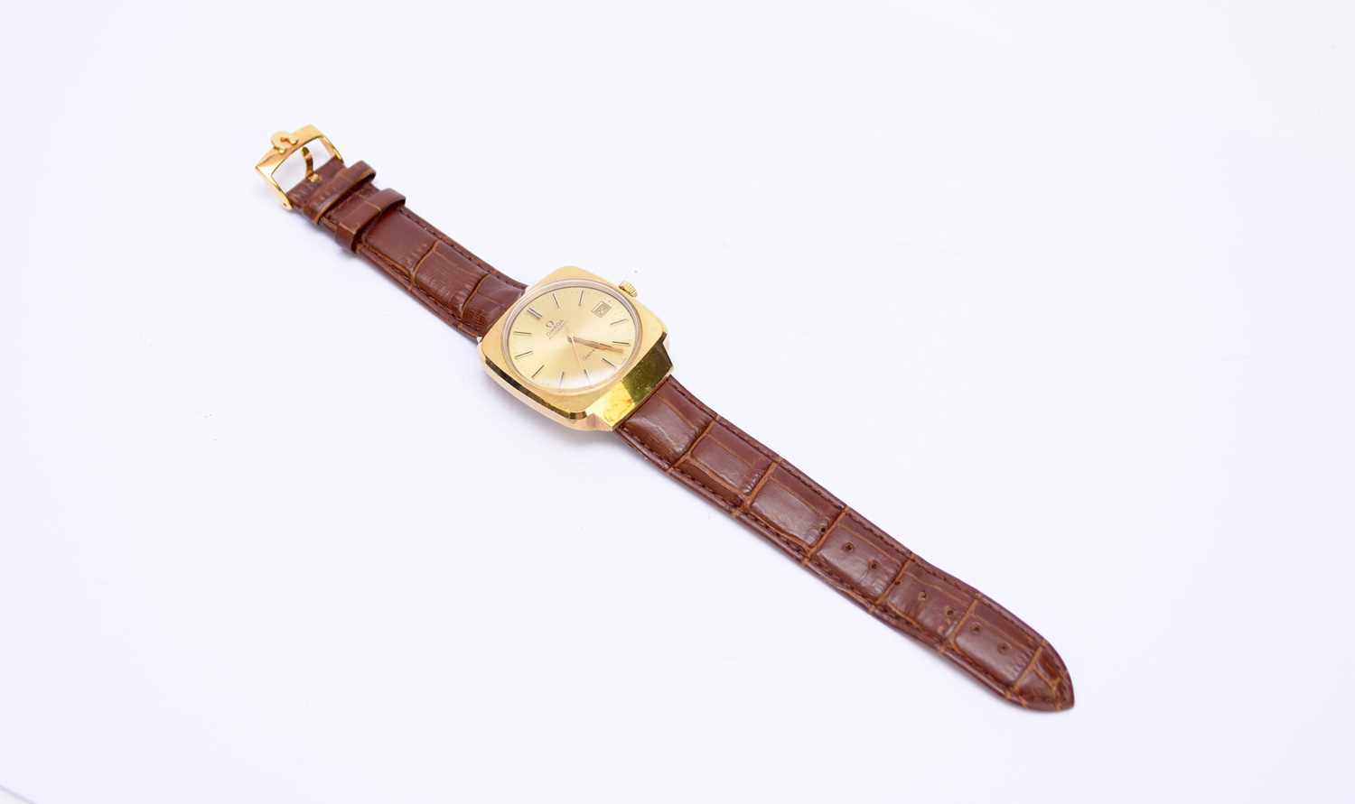 Lot 231 - Omega: A gentleman's gold plated automatic Geneve wristwatch