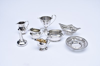 Lot 108 - A small collection of silver
