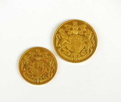 Lot 127 - Two 9ct gold Elizabeth II commemorative Royal Silver Jubilee medallions