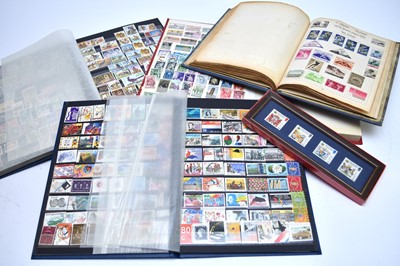 Lot 152 - A large collection of stamp albums