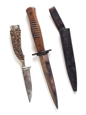 Lot Imperial German trench knife by Hugo Koller and a Weidmannscheil hunting knife