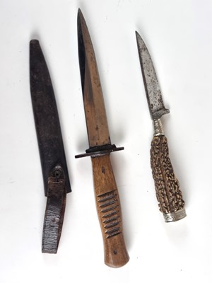 Lot Imperial German trench knife by Hugo Koller and a Weidmannscheil hunting knife