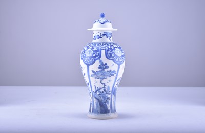 Lot 20 - A Chinese blue and white baluster vase and cover from the Bintan cargo, Kangxi