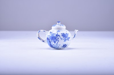 Lot 22 - A small Chinese blue and white teapot from the Vung Tau cargo, Kangxi