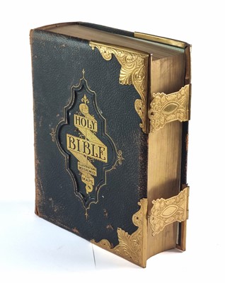 Lot 1007 - THE ILLUSTRATED NATIONAL FAMILY BIBLE with the Commentaries of Scott & Henry.