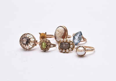 Lot 191 - A collection of seven rings