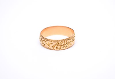 Lot 186 - A George V 18ct gold wedding band