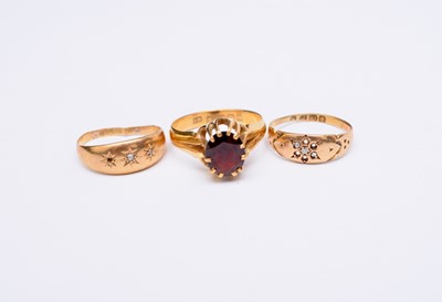 Lot 187 - A collection of three rings