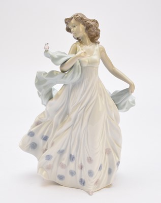 Lot 480 - Lladro 'Summer Serenade' figure