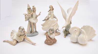 Lot 481 - Group of Lladro figures